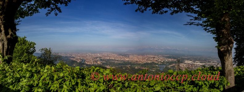 panoramica_di_torino_vista_da_superga_13810648595_1.jpeg